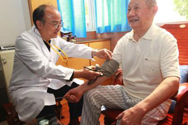 健康一體機(jī)助力家庭醫(yī)生簽約服務(wù) 健康一體機(jī)助力家庭醫(yī)生簽約服務(wù)